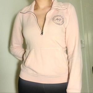 Go EVERYWHERE in this Abercrombie quarter zip!